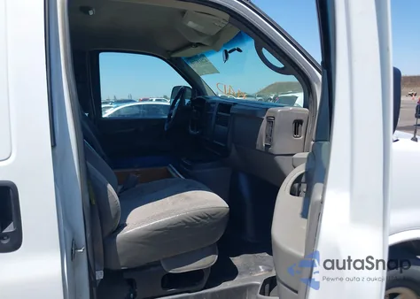 2005 Chevrolet Express z USA, uszkodzony, nr VIN 1GCFG15X951192053